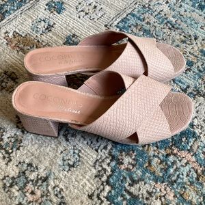 NWOT coconuts by Matisse block sandals
